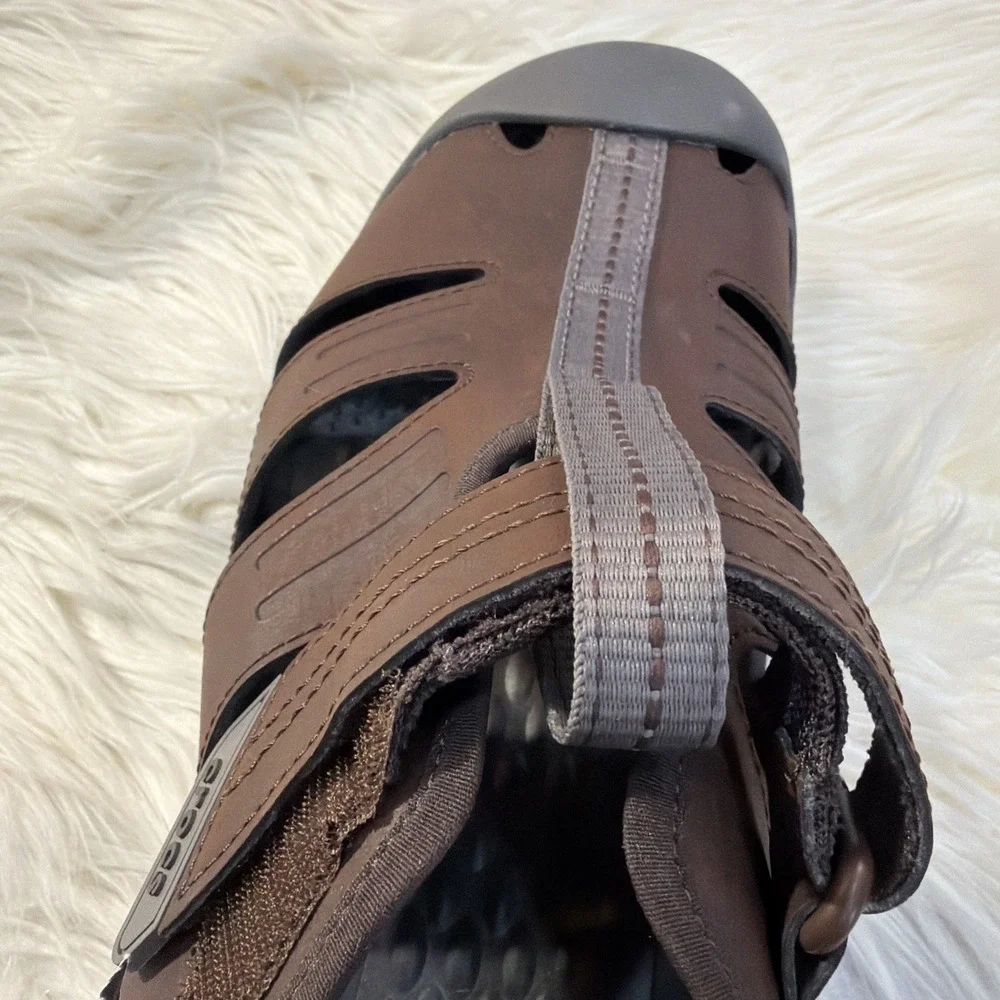 New W/t  13 Crocs Yukon Fisherman Sandals Men's brown gray rubber Comf Travel